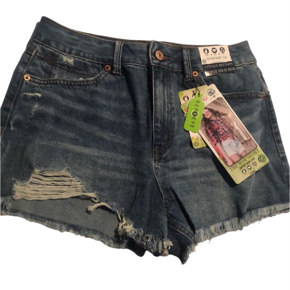 NWT Woman’s super high rise mom short vintage reunion